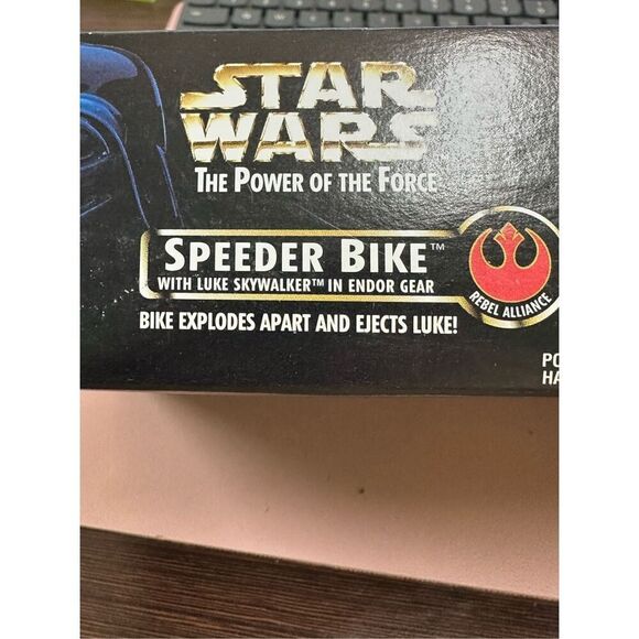Kenner Star Wars Power of the Force speeder bike and action figure - Picture 5 of 7
